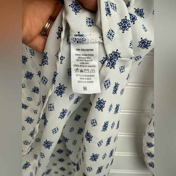 Pleione women’s white and blue printed long sleeve business casual blouse Size M - Picture 7 of 7